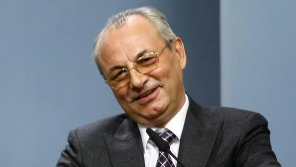  Ахмед Доган ще става дядо