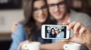 5 неща, които истински щастливите двойки не правят във Facebook   