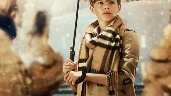 Ромео Бекъм в коледната кампания на Burberry