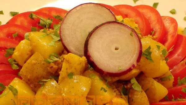 Къри с пресни картофи и кайма