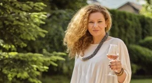 На чаша вино с Елина Спасова 