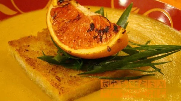 Супа с моркови, тиква и червена леща