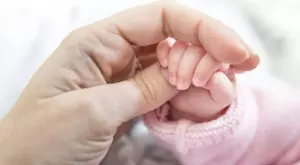 Защо бебетата се раждат по-често през нощта