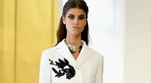 Черно-бялa мода на ежедневието от Dior