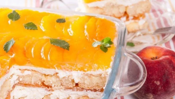 Лесен сладкиш с праскови и маскарпоне