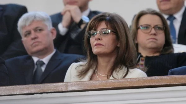 Новата първа дама се появи с променена визия