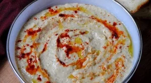 Хумус с царевица