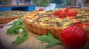 Киш с  козе сирене и чушки