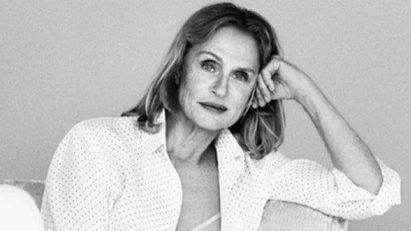 73-годишна актриса блесна в секси реклама на Calvin Klein
