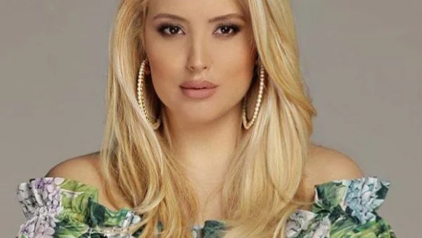 Цветелина Янева роди