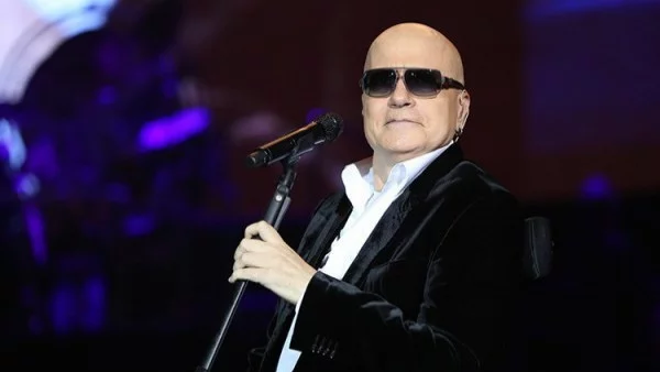 Слави Трифонов ще пее в в най-голямата зала в Европа  