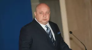 Ето с коя моделка Красен Кралев замени водещата Виктория Петрова