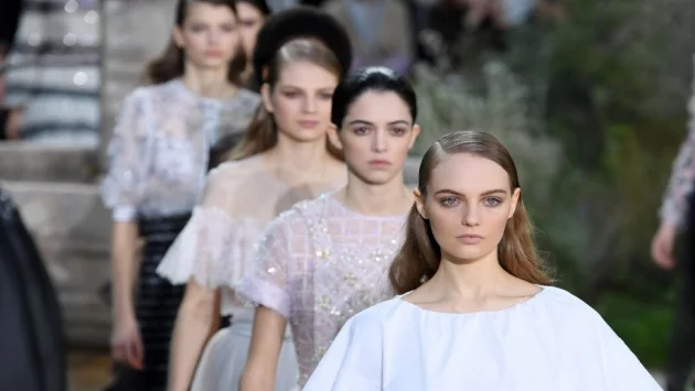 Новата колекция на Chanel – безвремие в черно и бяло