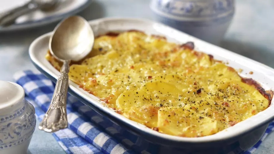Бърз и вкусен огретен с кашкавал