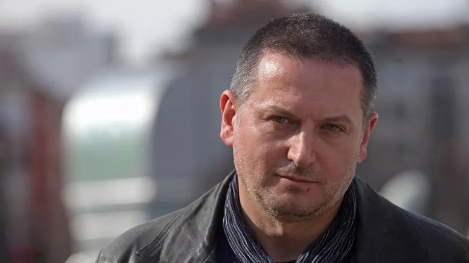 Георги Господинов призовава: Подари книга за Коледа