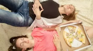 Какво се случва с организма, ако заспите веднага след хранене