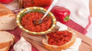 Мързелива лютеница на фурна