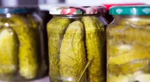 От стария тефтер: Хрупкави кисели краставички 