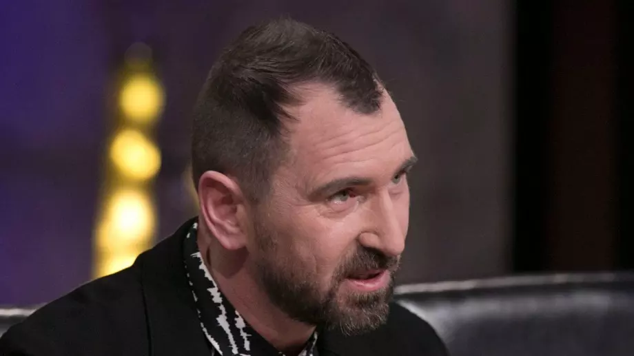 Появи се ВИДЕО как пияният Андре Токев кара по джанти