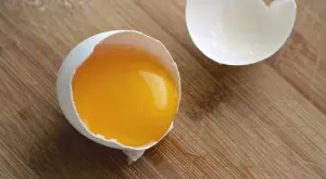 Ето защо винаги да проверявате жълтъка на яйцето