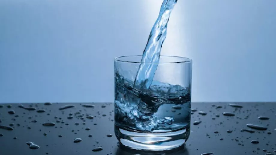 Алкална вода – какво представлява и какви са ползите?