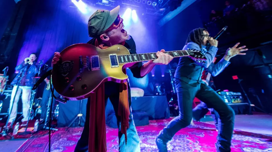 Кралете на лаунджа Thievery Corporation се завръщат в България