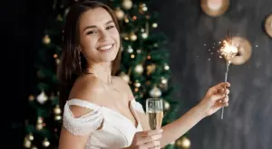 TikTok хитове: Празнични гримове, които да пробвате през сезон 2023 (ВИДЕО)