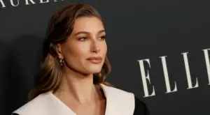 Хейли Бийбър в предизвикателна фотосесия за Vogue (СНИМКИ) 