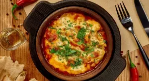 Истинска вкусотия с печени чушки и сирене