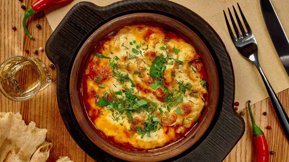 Истинска вкусотия с печени чушки и сирене