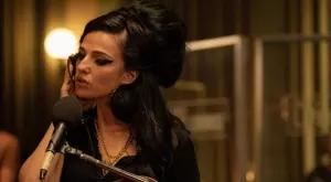 "Ейми Уайнхаус: Back to Black" -  разказва трагичната история на певицата (ВИДЕО)