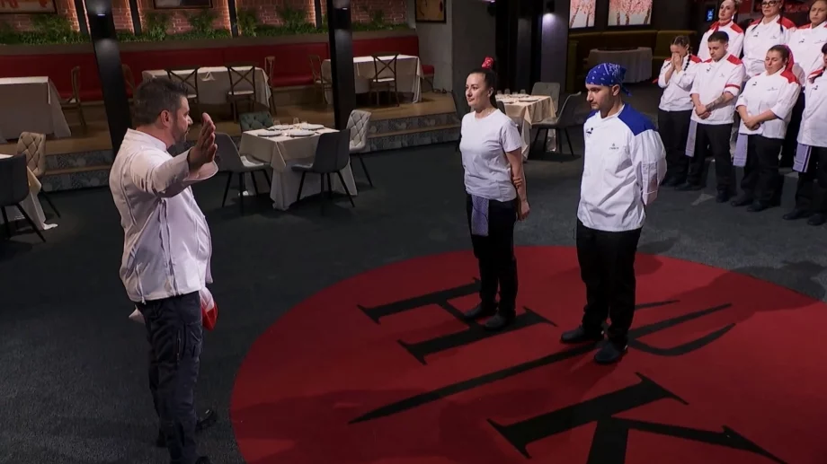 Напрежение в "Hell's Kitchen": Още една куртка изгоря (ВИДЕО)