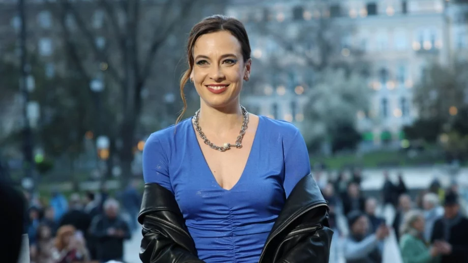 Весела Бабинова винаги избира трудното: Бях стресирана в "Като две капки вода"