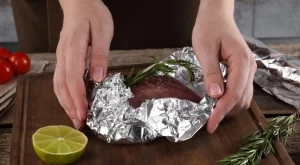 3 неща, които НЕ бива да увивате в алуминиево фолио