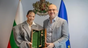 DARA става рекламно лице на България с нова кампания на министерството на туризма