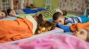 Как следобедният сън в градината се превърна в капан за децата ни? 