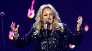 Отиде си певицата Бони Тайлър, известна с хита "Total Eclipse Of The Heart"