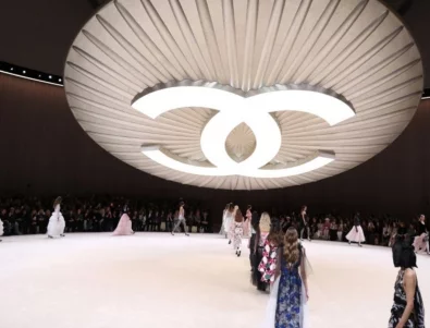 Разследват модни марки като Chanel и Prada за експлоатация на работници