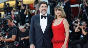Новият филм на Пенелопе Крус и Хавиер Бардем с рекордни овации във Венеция (ВИДЕО)