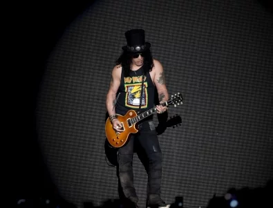 Китарата, която пленява всяко женско сърце: Слаш идва на Hills Of Rock 2027!