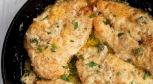 Сочни пилешки филенца с масло и чесън